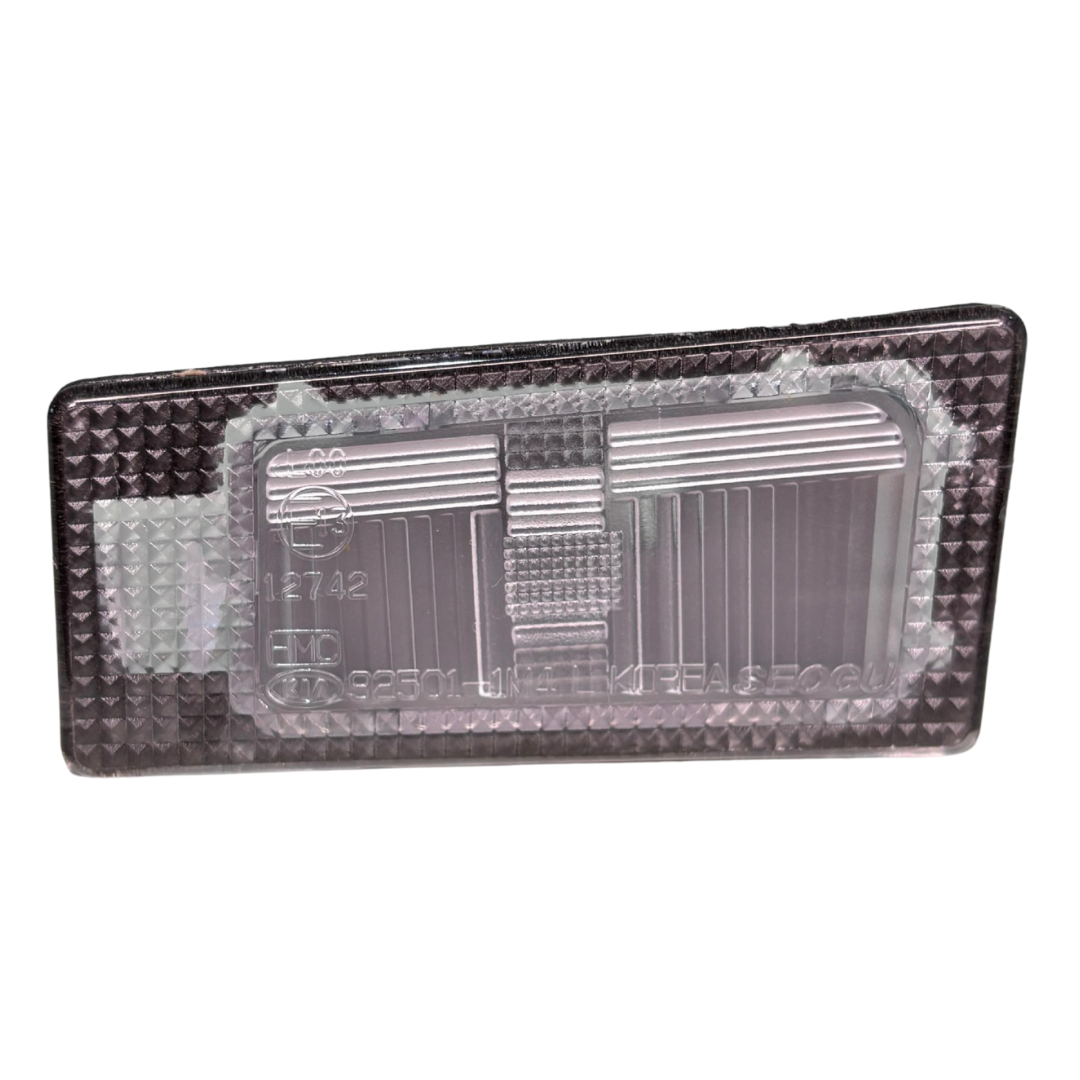 LANTERNA DE PLACA ESQUERDA ORIGINAL KIA CERATO 2013 A 2019