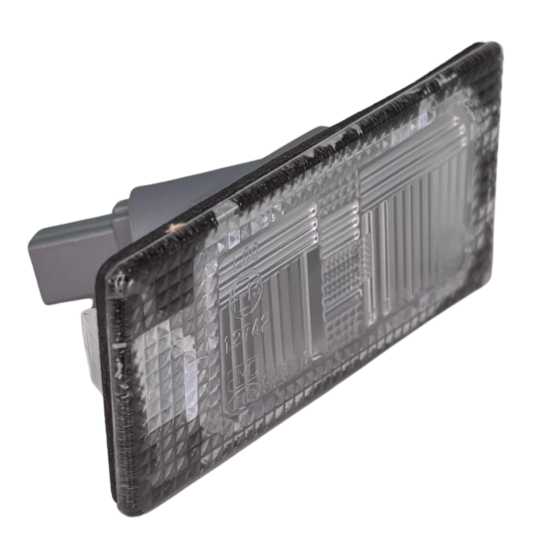 LANTERNA DE PLACA ESQUERDA ORIGINAL KIA CERATO 2013 A 2019