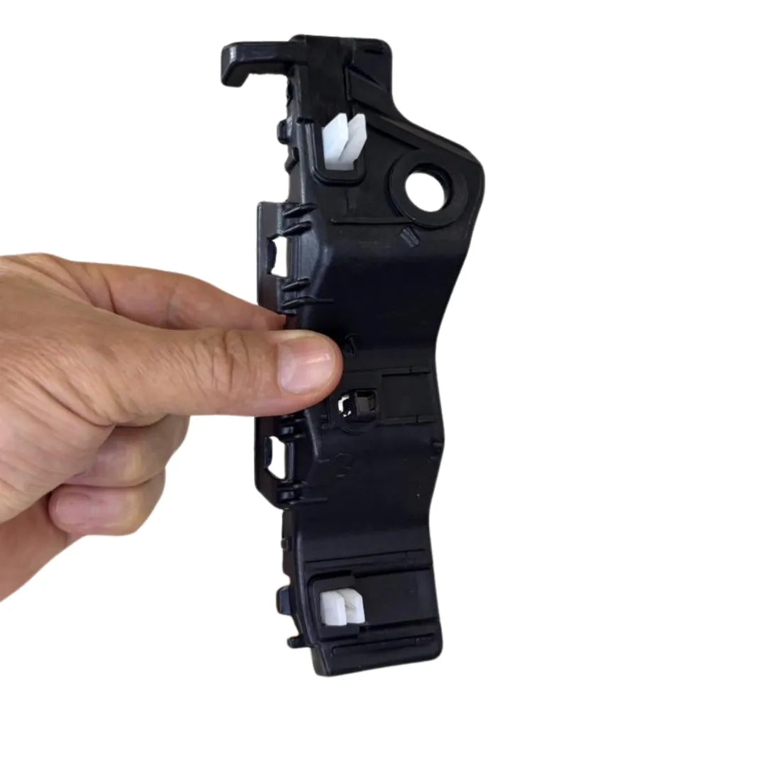 Suporte Guia do Para-choque Dianteiro Esquerdo Hyundai Santa Fe 2013 a 2019 Original Mobis